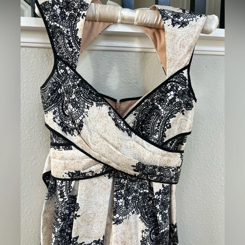 BEAUTIFUL Black and Cream Women's Dress - Picture 4 of 9